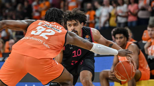 级球队交手 级球队交手