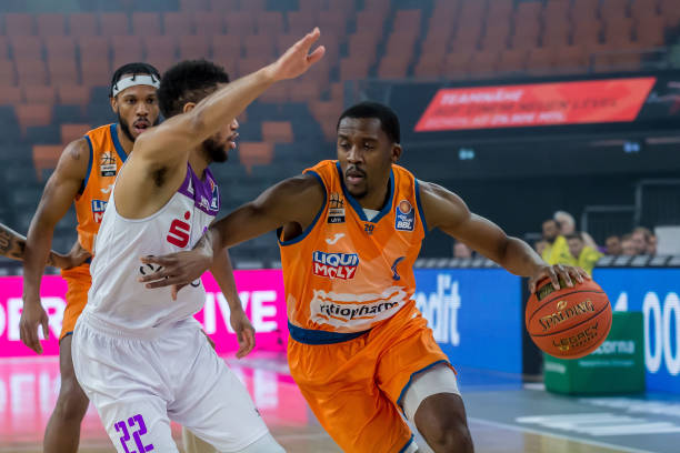 中后的头球 中后的头球